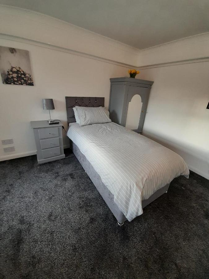 Riverside Rooms At Wheelgate House Гул Екстер'єр фото