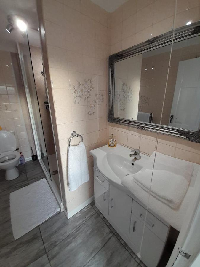 Riverside Rooms At Wheelgate House Гул Екстер'єр фото